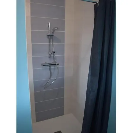 With 2 Bedrooms بيت للعطل