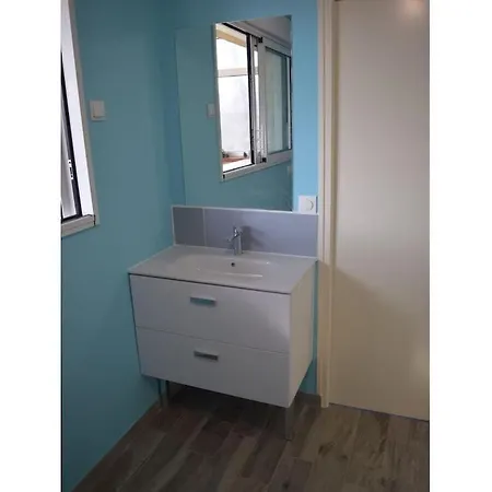 With 2 Bedrooms *