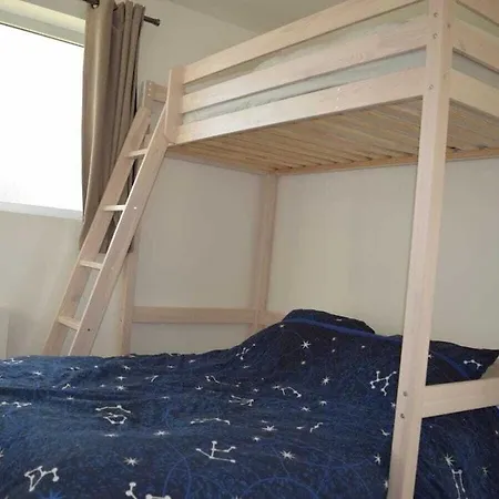 With 2 Bedrooms بيت للعطل *