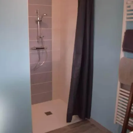 With 2 Bedrooms بيت للعطل